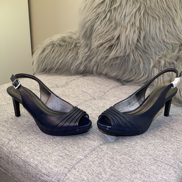 NWOT Life Stride peep toe sling back 3” size 8M - Picture 5 of 9